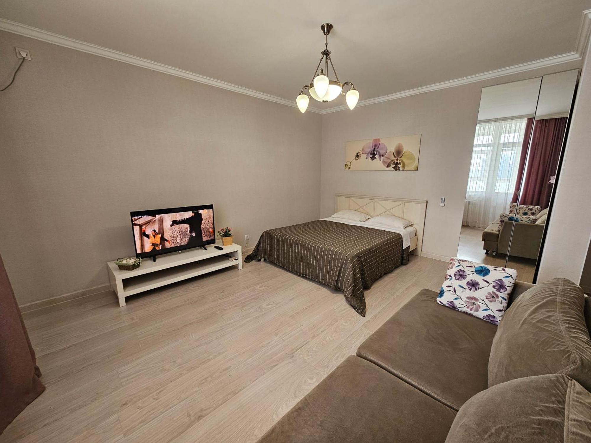 Ernaz Apartments: Promenade Expo *